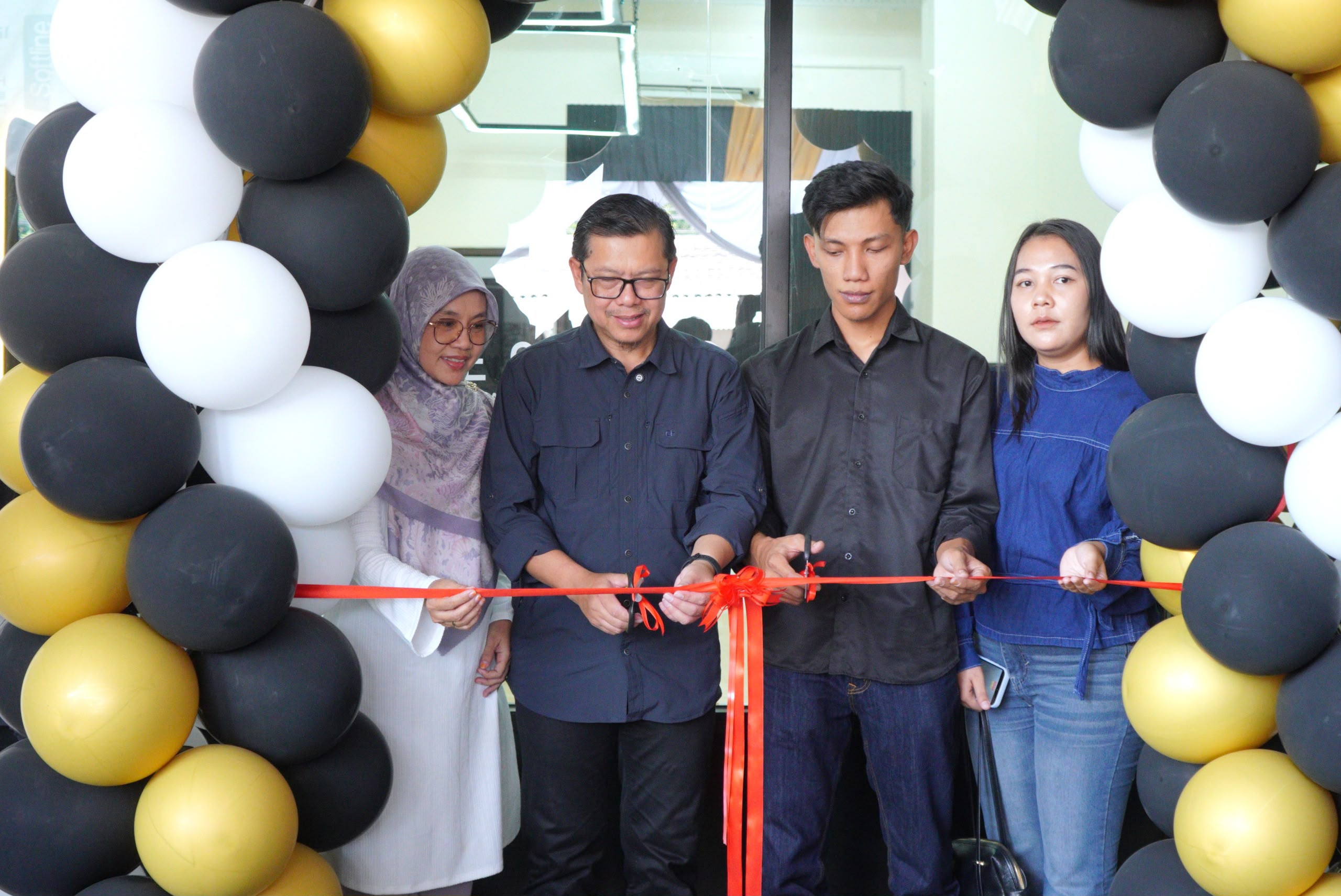 Kang Akur Apresiasi Segaris Hairstudio, Dorong UMKM Subang Semakin Berkembang dan Serap Tenaga Kerja